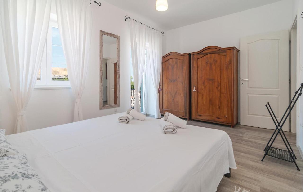 Stunning Home In Primosten With Kitchen Bagian luar foto