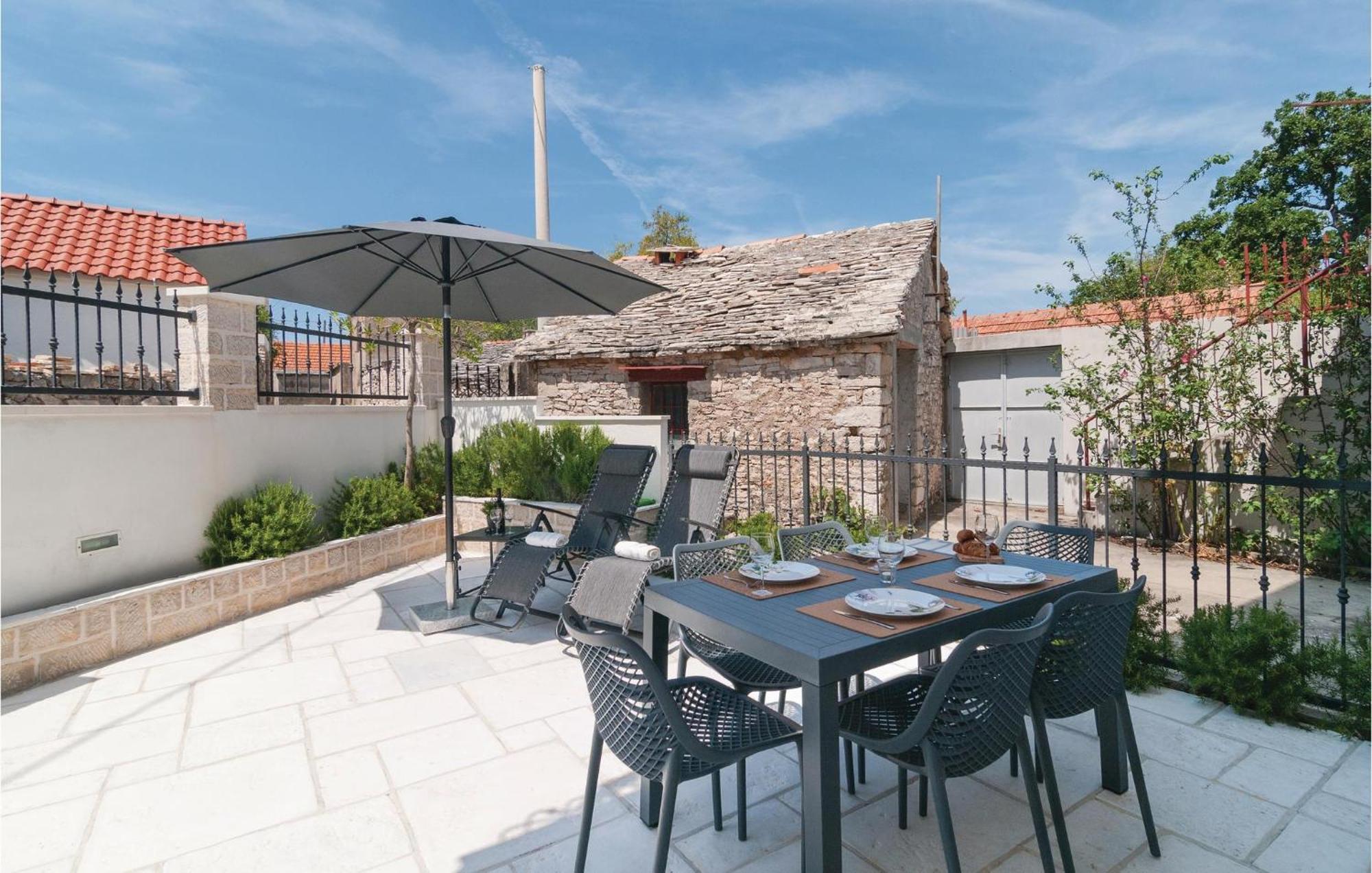 Stunning Home In Primosten With Kitchen Bagian luar foto